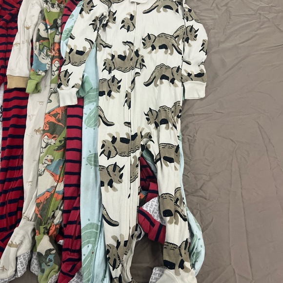 8 New Carters Footed Pajamas Size 24 Month - Picture 3 of 9